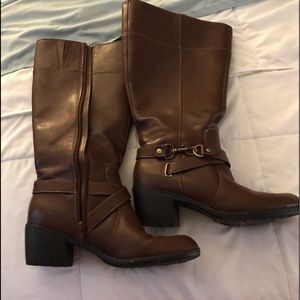 Naturalizer Brown boots